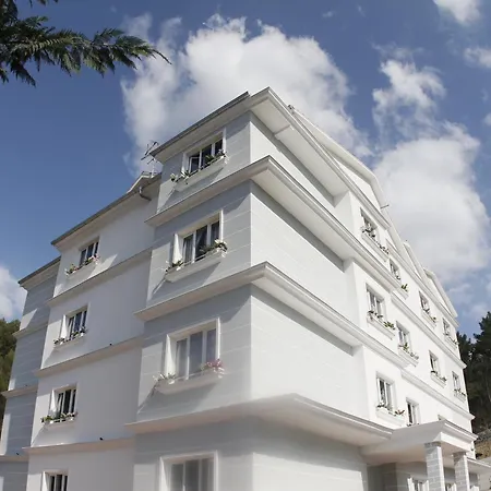 Elvis Hotel 3*