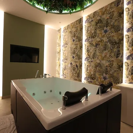 Elvis Hotel Mjull-Bathore