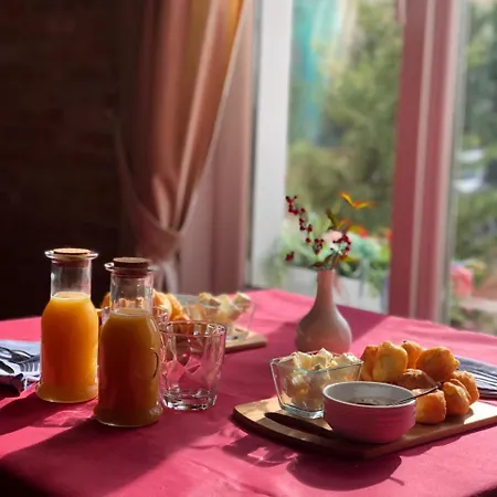 Elvis Hotel Mjull-Bathore